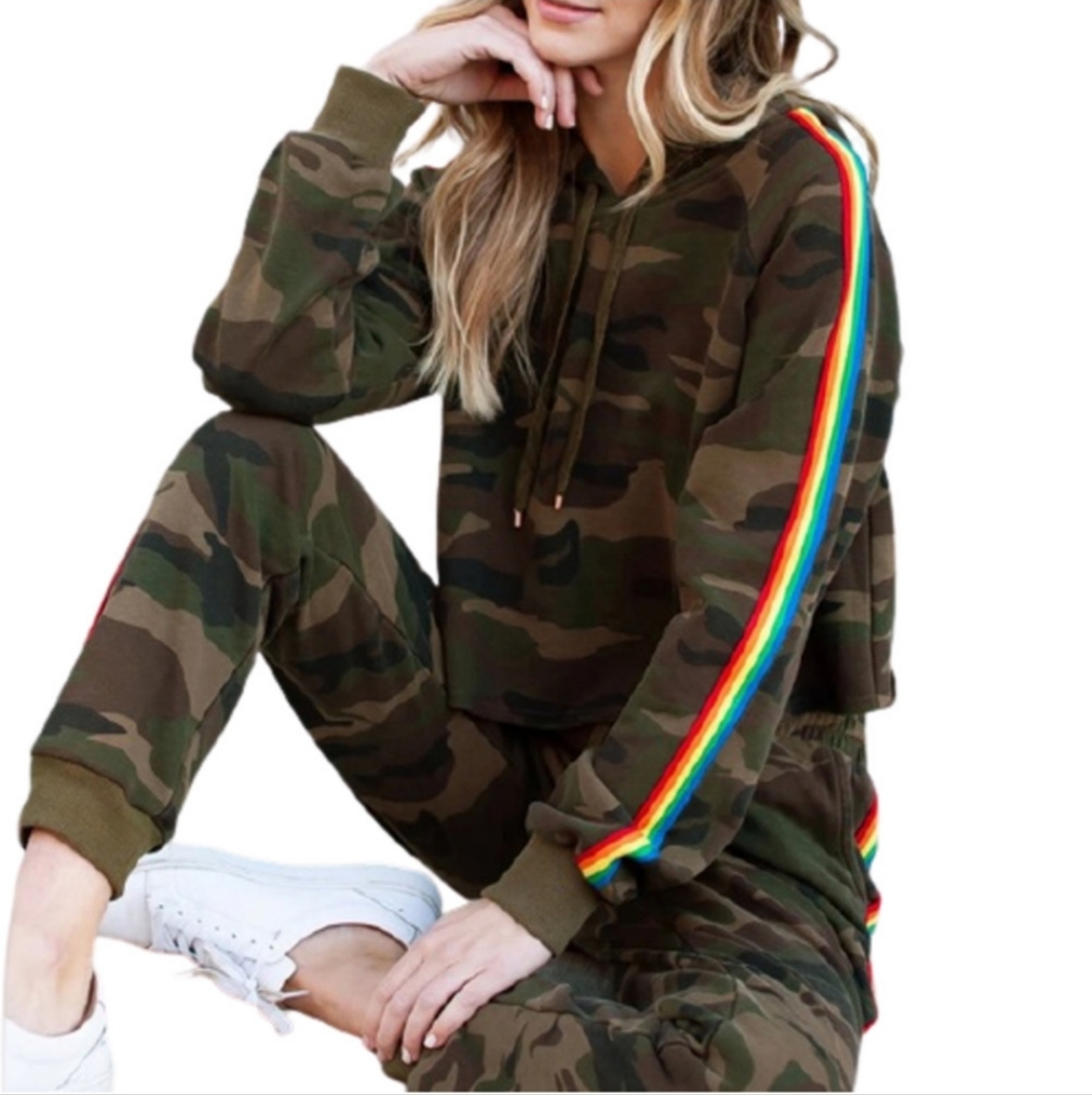 SUGAR + LIPS Camo Rainbow Striped Ctopped Hoodie XS
